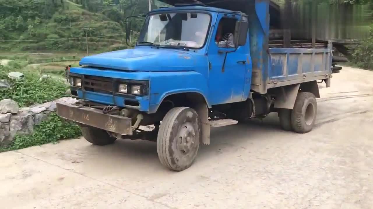 农村小伙开货车个个都这么牛吗?今天总算让我长见识了