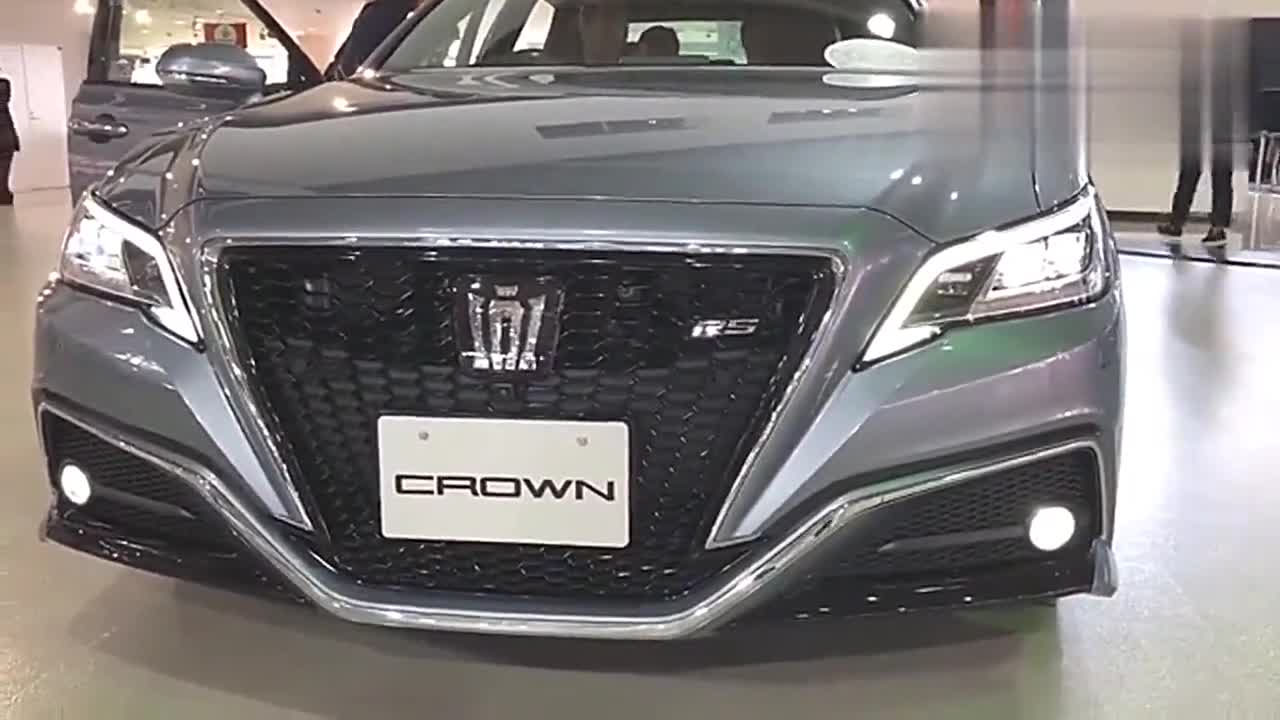 没白等2019款丰田皇冠rs到货,看了惊艳外观给个不喜欢的理由