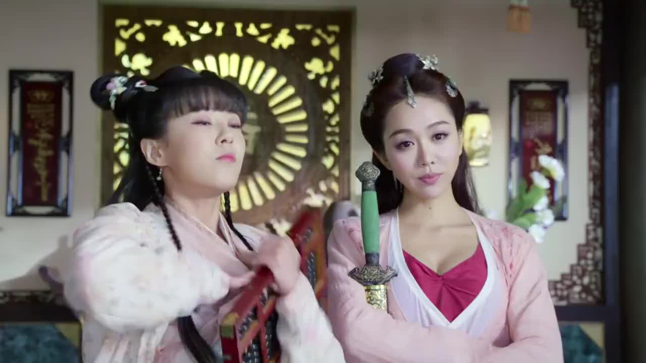 医馆笑传李佳航太搞笑了踩到别人身上还一脸懵