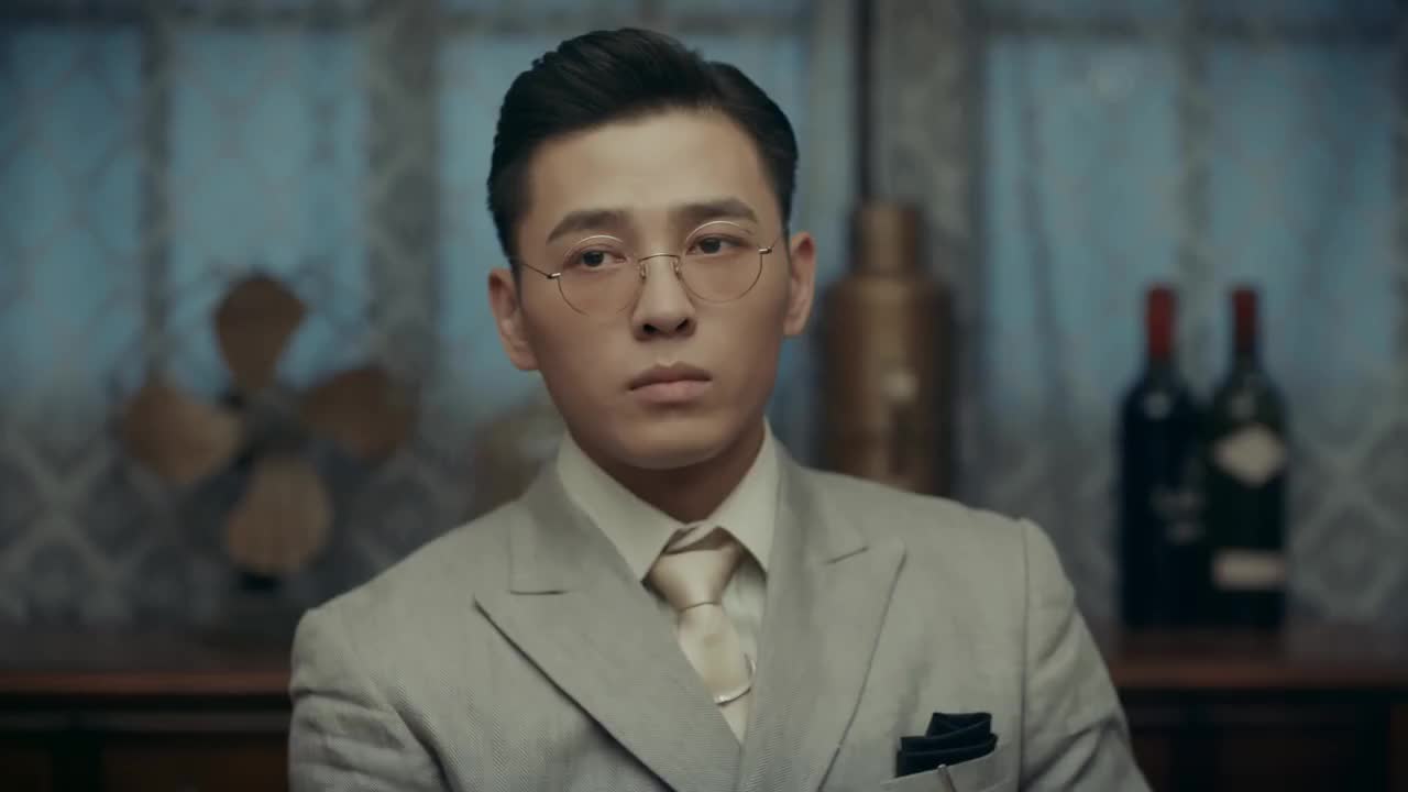 烈火军校沈听白为弟弟向谢襄解释顾燕帧心里听着很不舒服