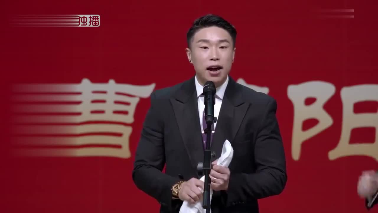 德云社烧饼将擦皮鞋唱出了新的高度曹鹤阳手掌都要拍红了