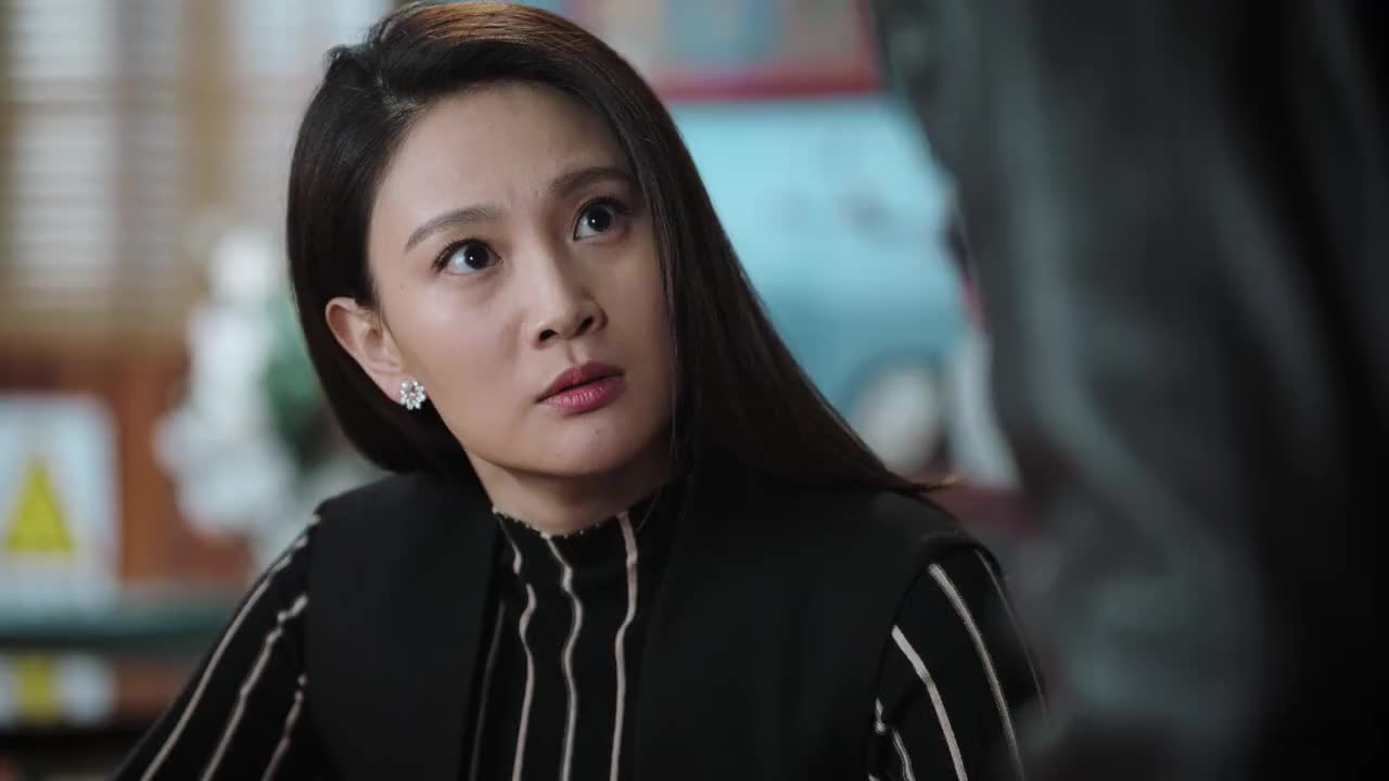 猎毒人江伊楠怒目圆睁二人十分激动