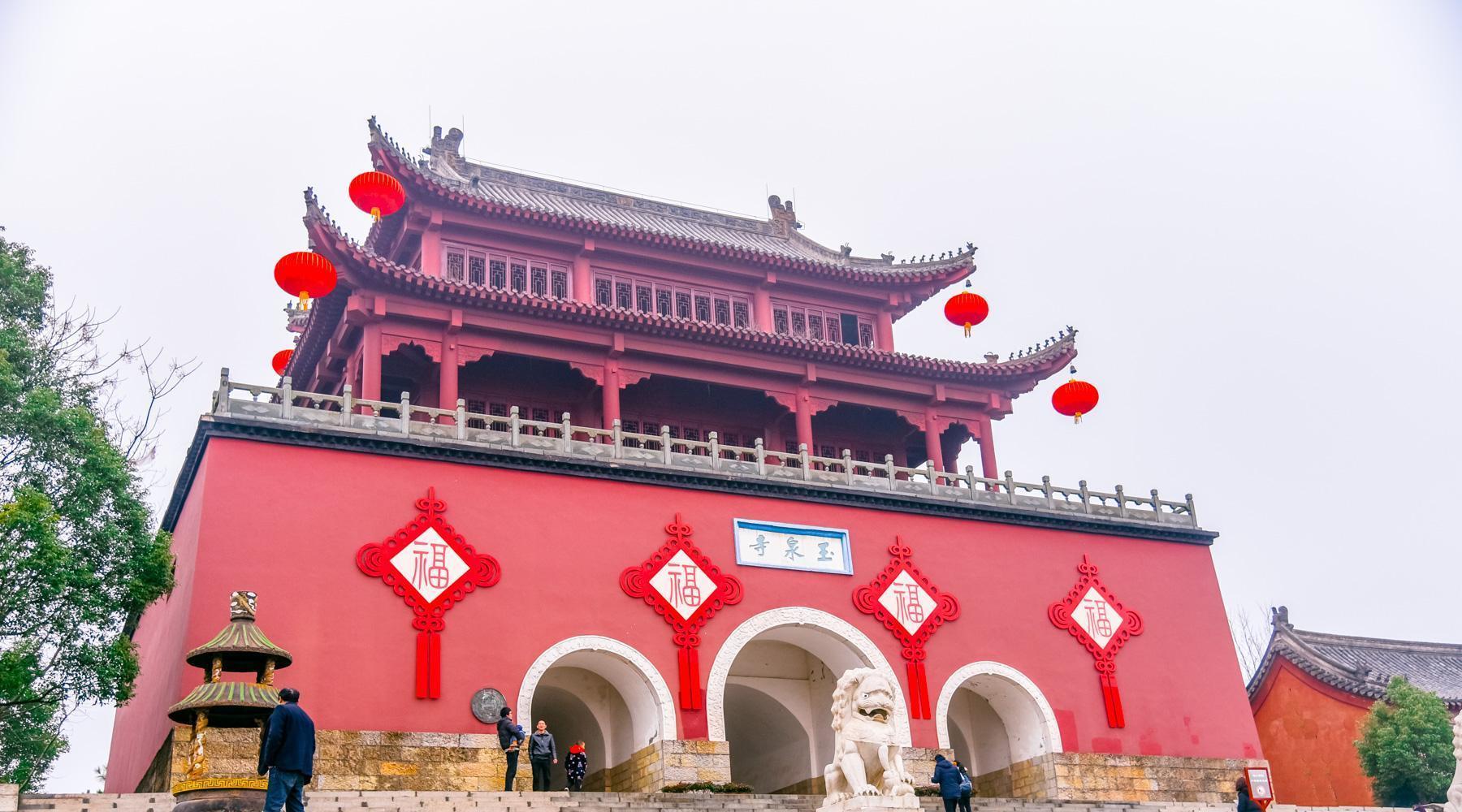 湖北当阳千年古寺,关公文化发源地,有我国现存最高最重的铁塔