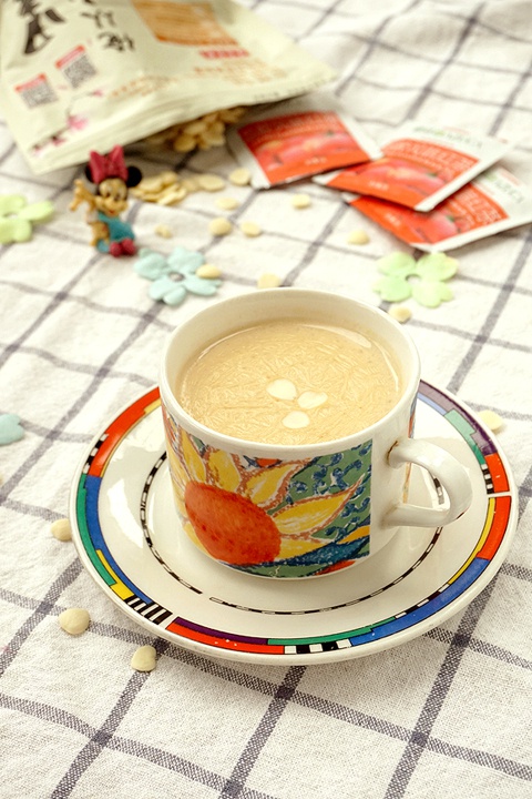 丝滑香甜的杏仁奶茶