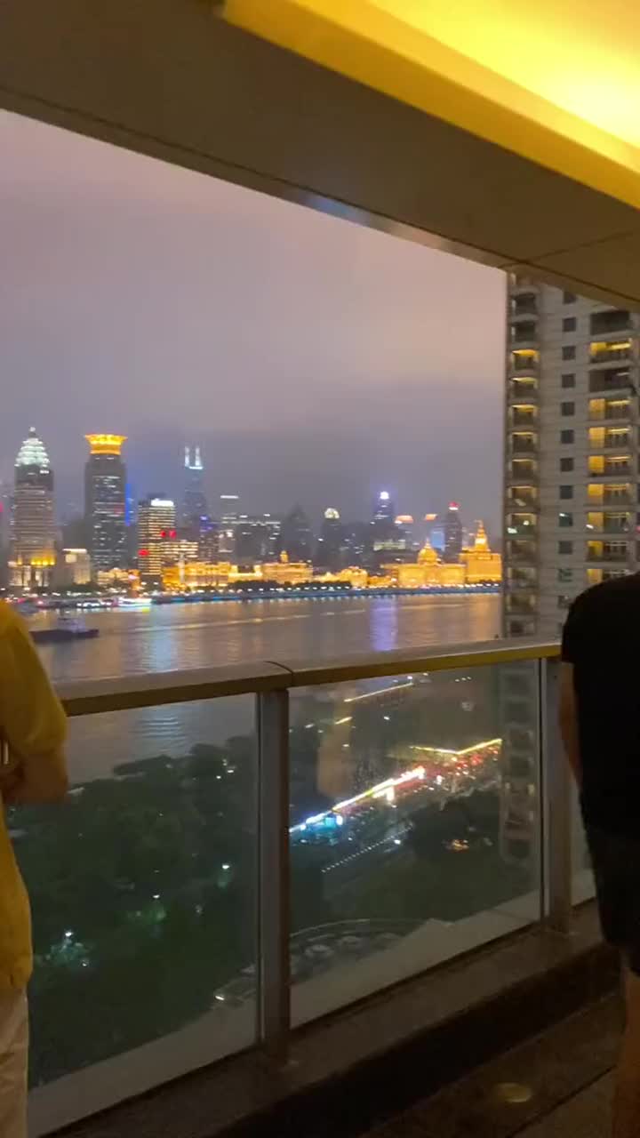有一种顶尖世界级夜景叫汤臣一品阳台上的夜景__财经头条