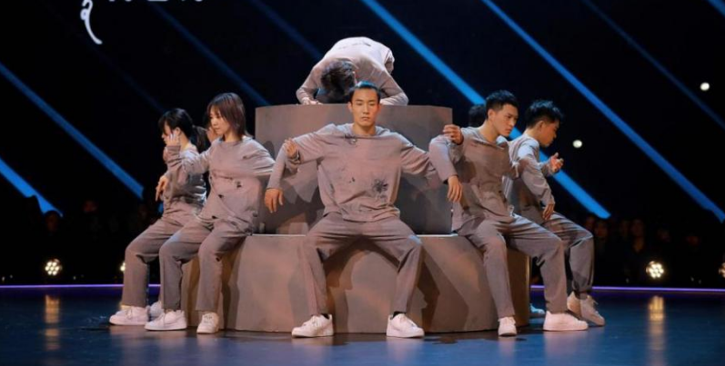 舞蹈风暴第二季全新赛制谢欣假发长裙首次挑战拉丁舞