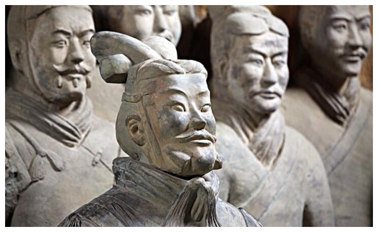 其二,因为秦人的血统所致,在秦朝的核心统治区域内