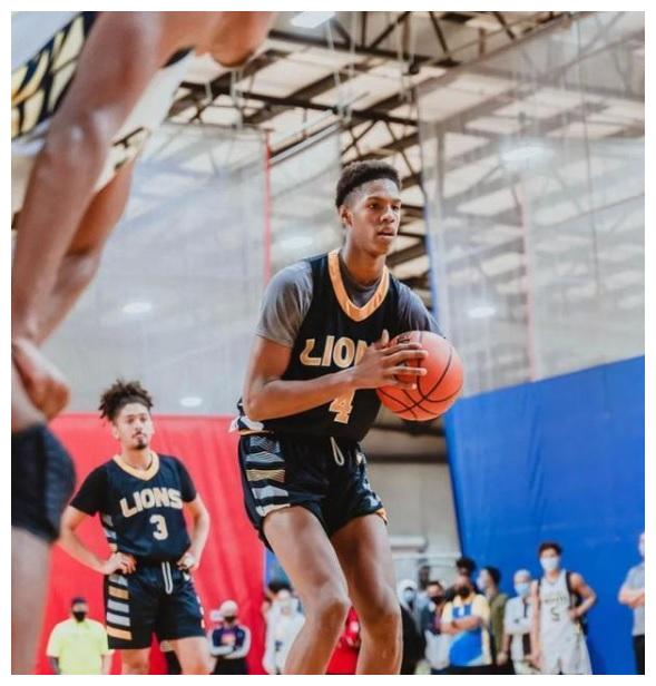 独臂少年太逆天！坚持不懈磨练球技，单手暴扣钉板大帽信手拈来休闲区蓝鸢梦想 - Www.slyday.coM