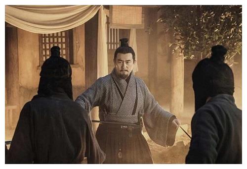 申越尽心尽力照顾着嬴异人的妻儿,在这段时间里,申