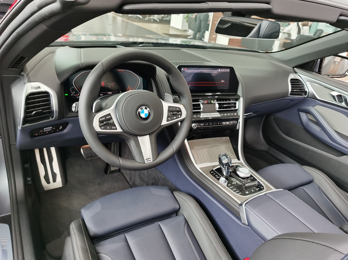 宝马840i敞篷m运动套装磨砂石青暗夜蓝