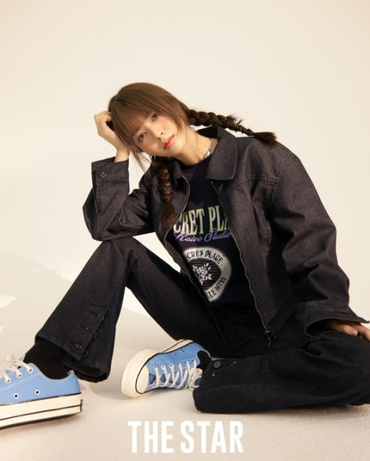 韩国女艺人卢正义杂志写真双麻花辫清爽休闲