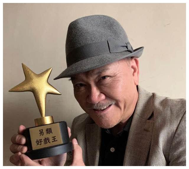 66岁香港男演员内地唱歌一场赚数万:好运气的前提,是拼命努力