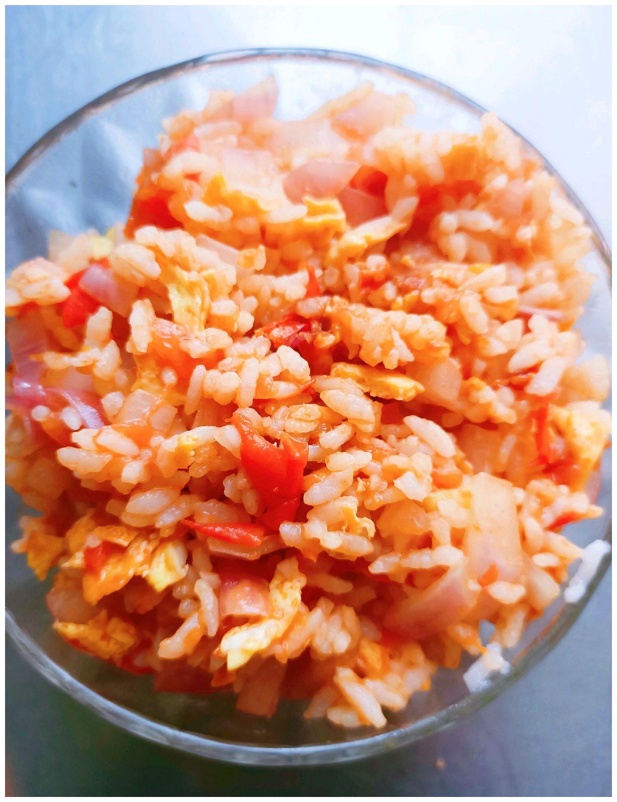 西红柿蛋炒饭的做法