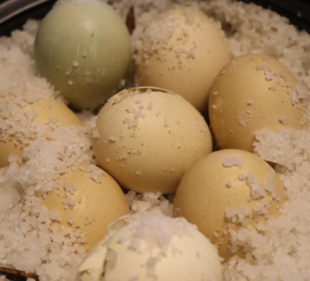 盐焗鸡蛋鲜香味美做法还超级简单