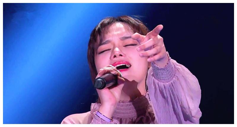 《歌手》一直被网络暴力的黄霄云,终于被淘汰了!