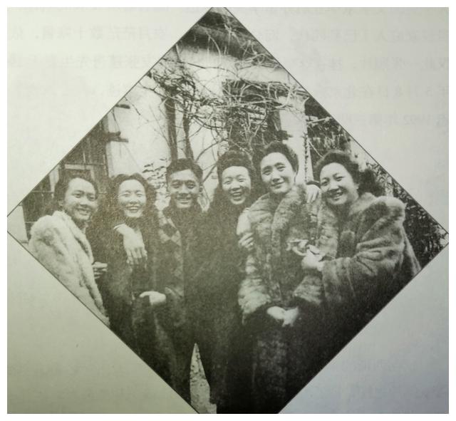 董竹君儿子夏大明母亲抛弃他后曾恨过她18岁参军41岁结婚