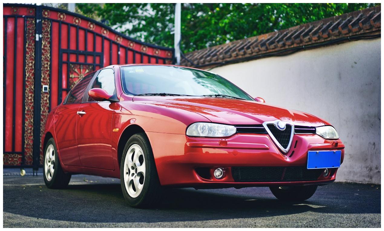 能否再现往日的辉煌 来看看这台贴了车衣的阿尔法罗密欧156