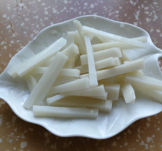 蔬菜炒年糕,既可以当菜也可当饭吃