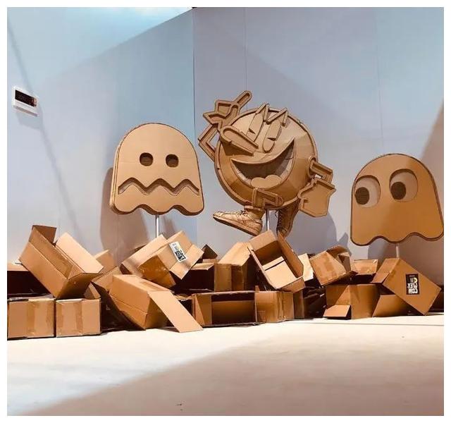 这才叫手工大神,一块纸板变出汽车和水手服,让人叹为观止