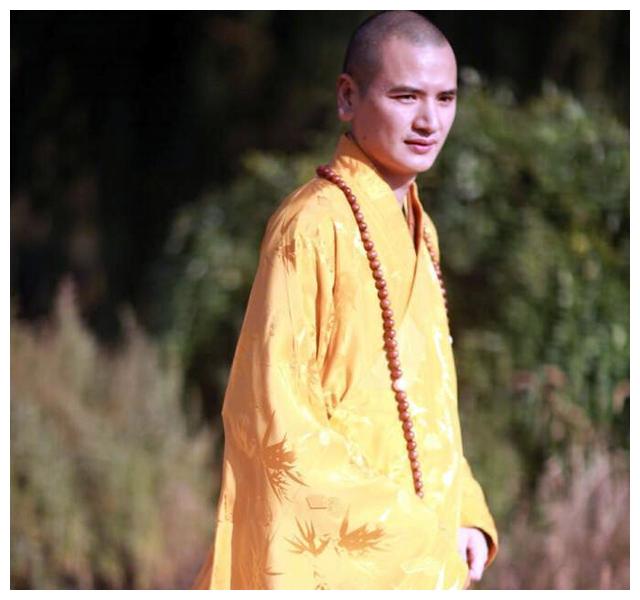 释明心03在此期间释明心法师以"三棵千年松"为网名,在天涯网论坛上