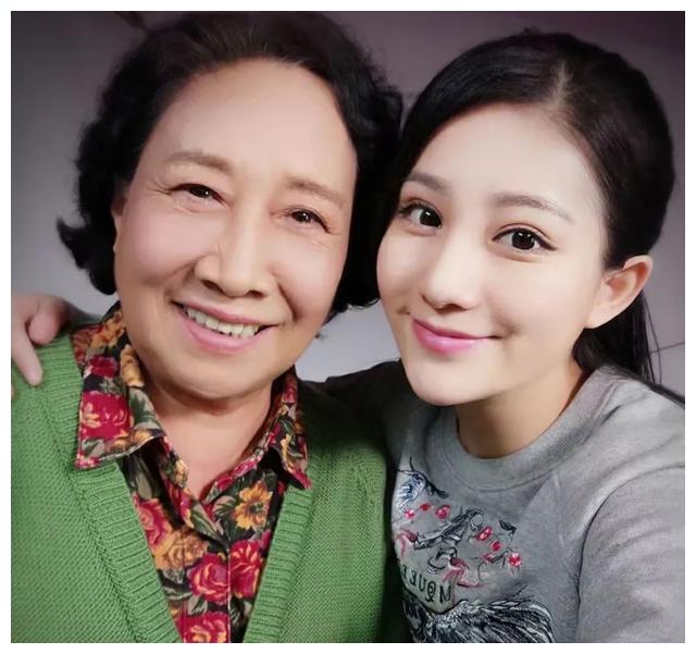 儿子和女儿不愿意住平房,孙桂田就给儿子买了一套一居室,结婚时又给他