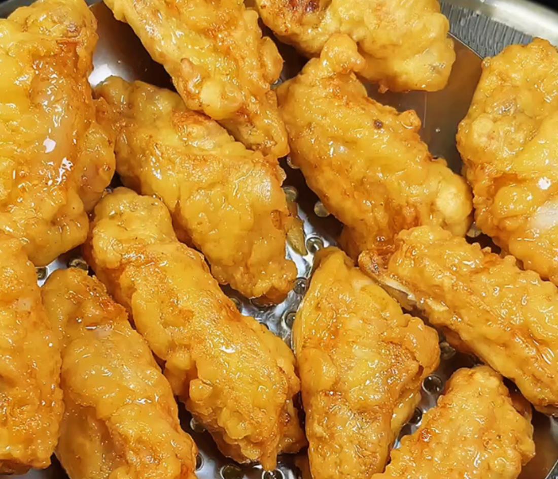 蒜香鸡翅金黄酥脆外酥里嫩美味鲜香