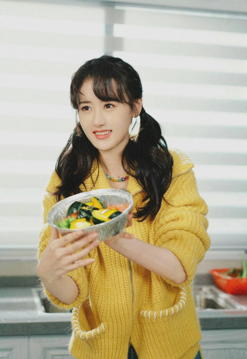 袁冰妍近况令人担忧留守横店食宿自理已脱离剧组情绪不稳定