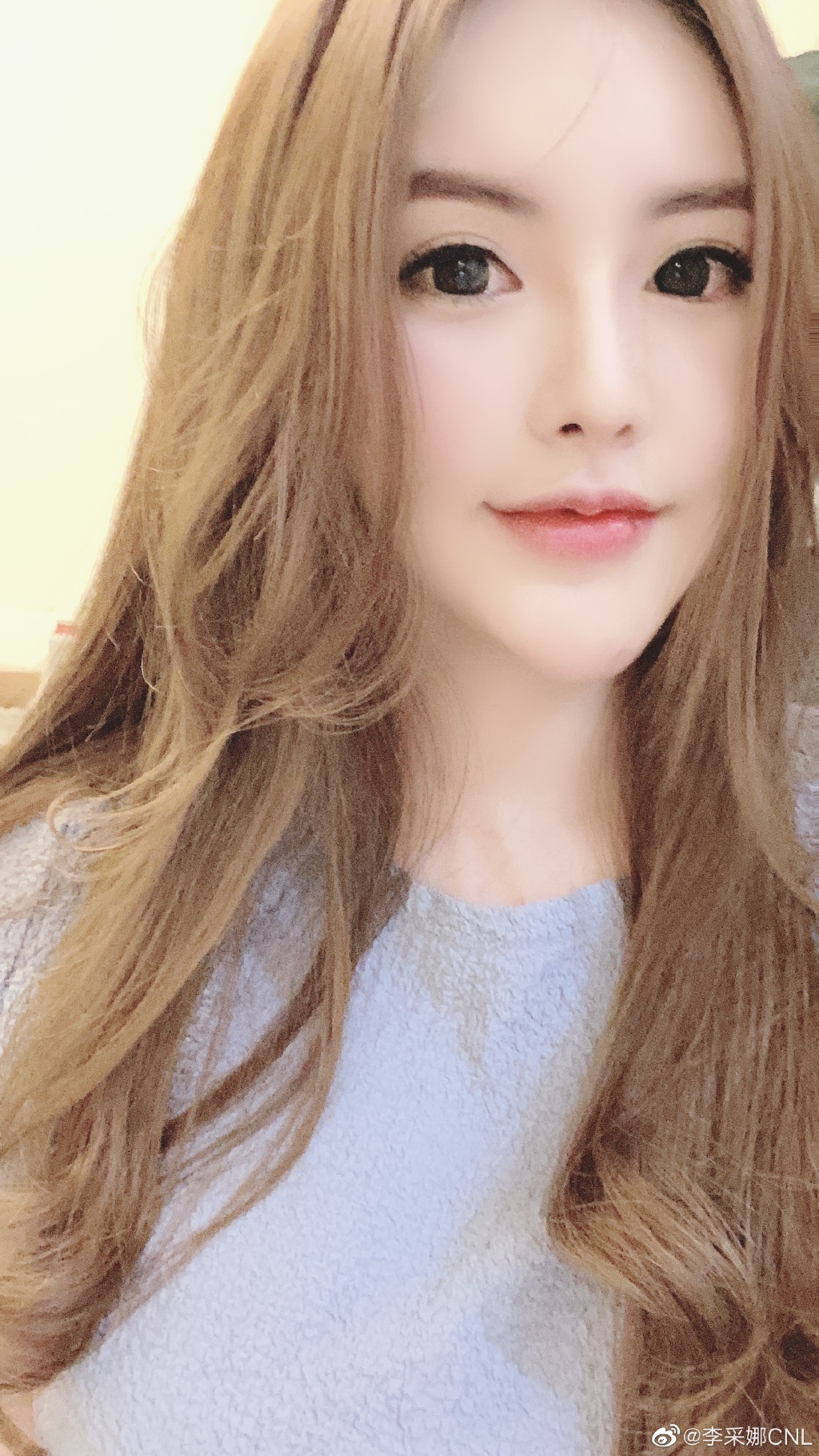 美女歌手李采娜迷人写真美照很好看啊