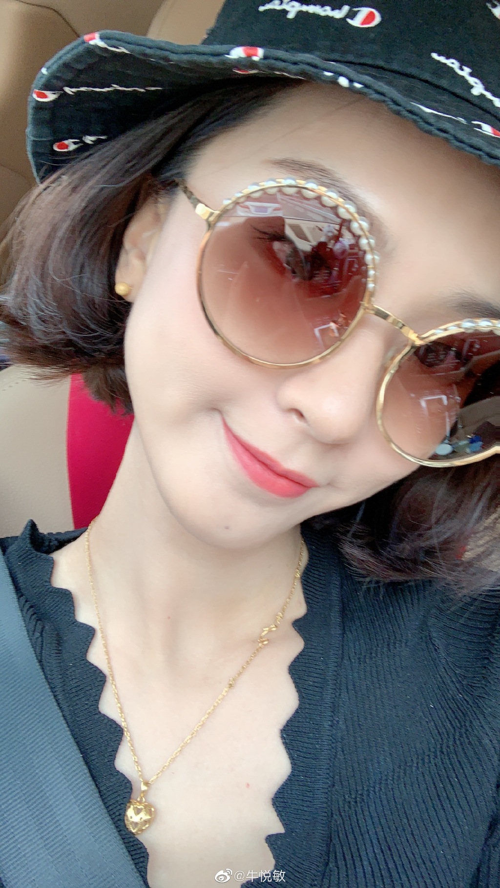 美女演员歌手牛悦敏迷人写真美照