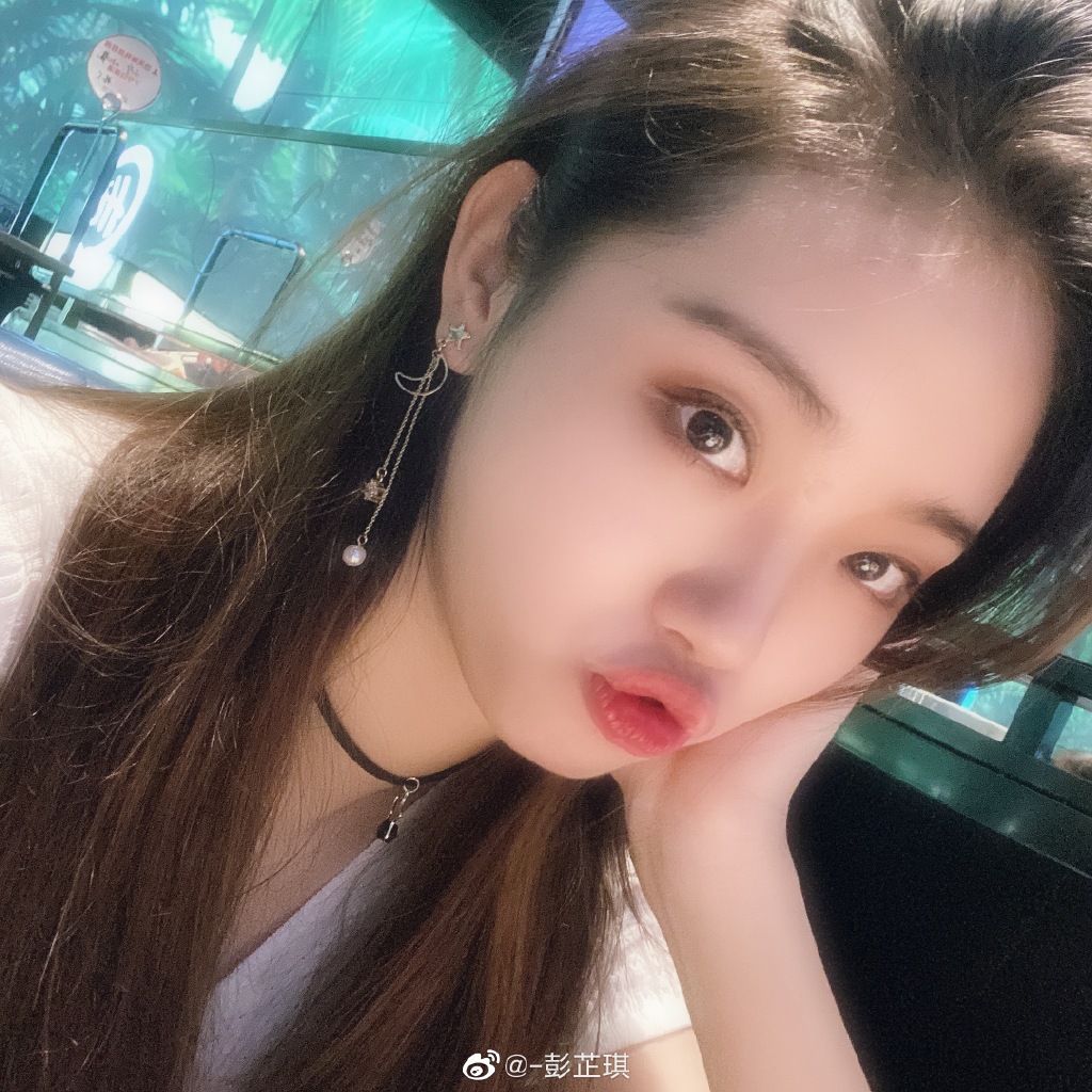 美女演员-彭芷琪迷人写真美照欣赏好漂亮