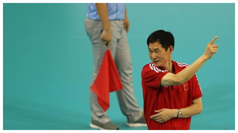 女排和江苏女排目前正在招兵买马,山东队已经从浙江引进了老帅徐建德