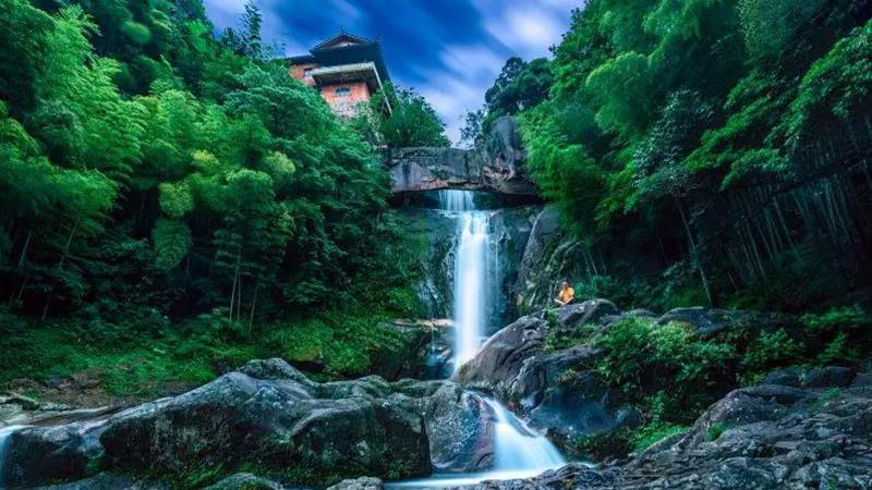 浙江有个天台山，天台山有个石梁飞瀑，堪称浙江一绝！|石梁飞瀑|浙江|天台山_新浪新闻