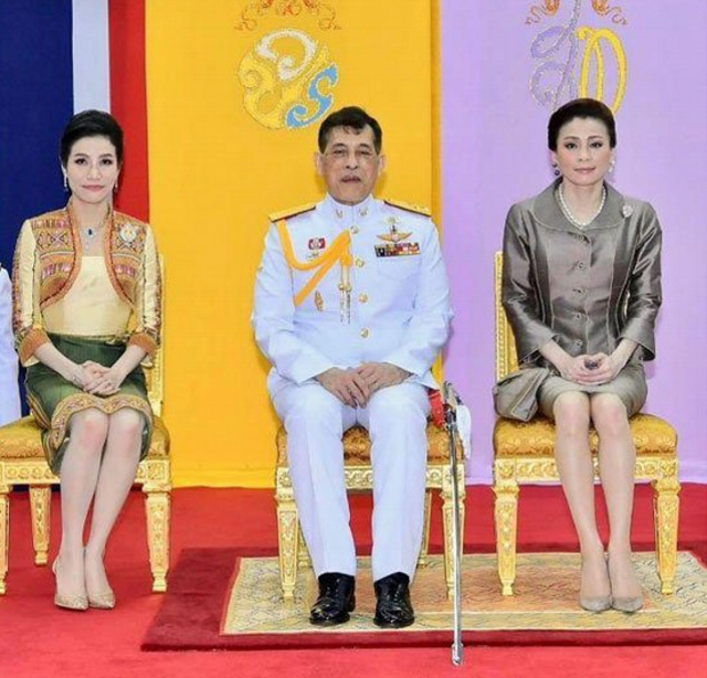 传有妃子诞下小阿哥 就从69岁泰王再当爹说起