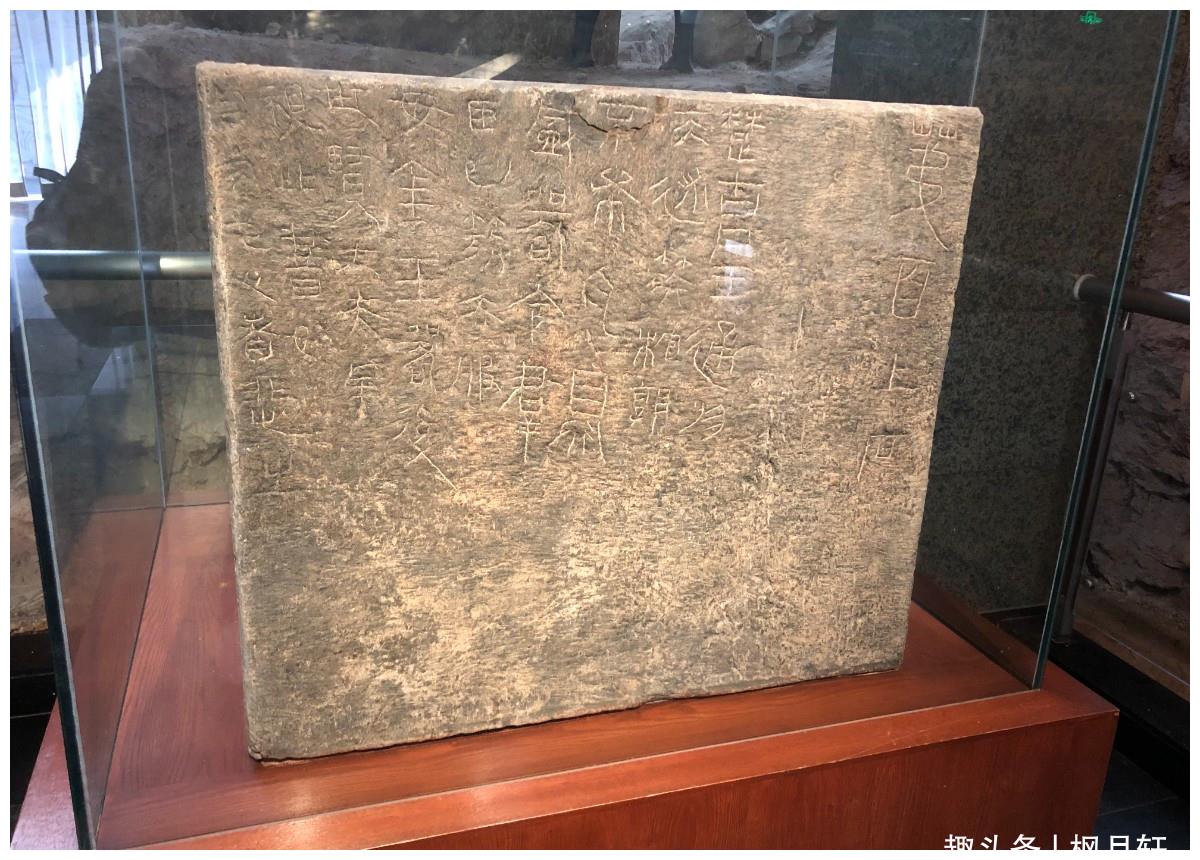 带你走进徐州龟山汉墓山体内700平米墓室从外到内路线清晰