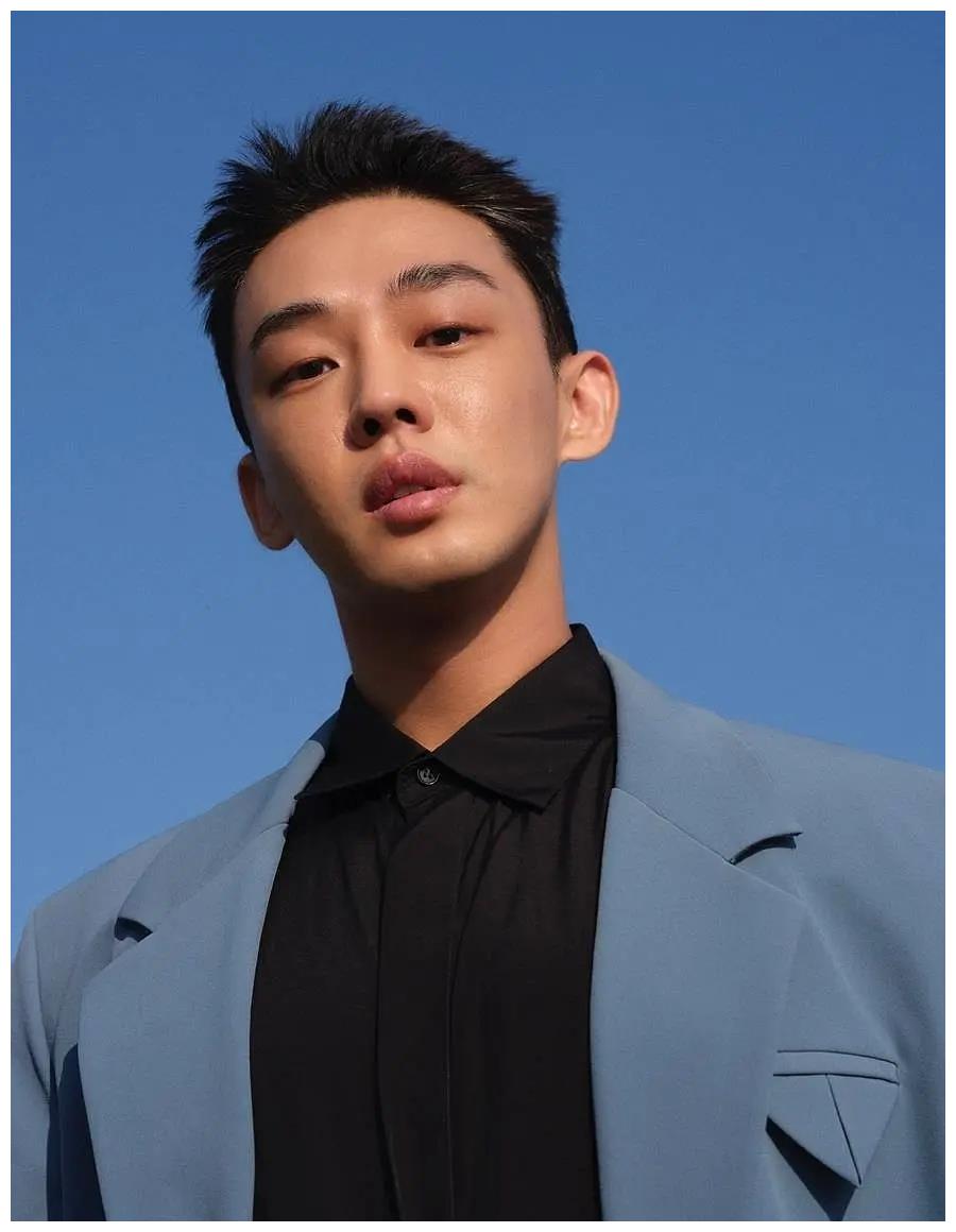 坐拥3层大别墅2只猫,韩国影帝刘亚仁,竟因为张照片在中国大火