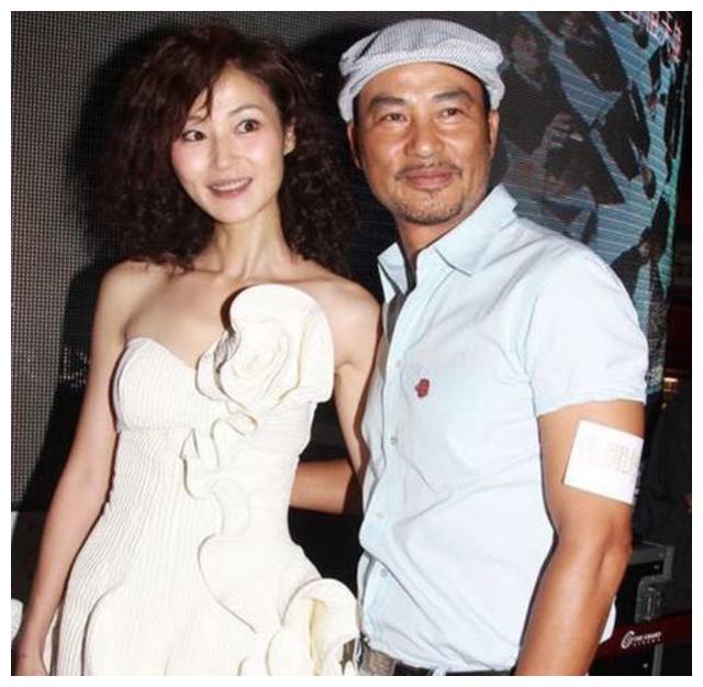 万绮雯人美腿长演技好甄子丹求婚未答应与其他男子闪婚
