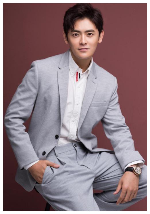 李欣泽《幸福,触手可及!》热播 搭档迪丽热巴精准刻画角色