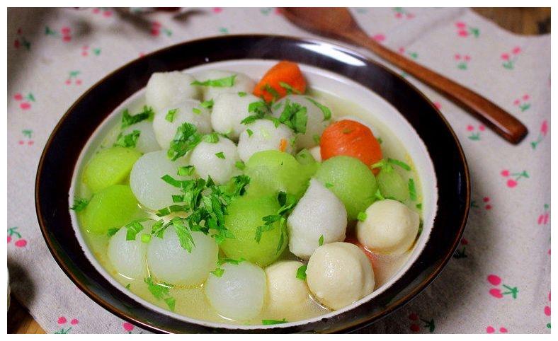 美食精选:板栗烧鸡块,辣白菜炒土豆片,珠落玉盘,蒜爆牛蹄筋