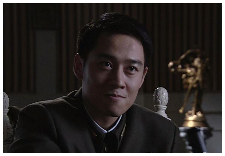 出道18年不火的他,是宁静前男友,在《隐秘而伟大》饰演王处长