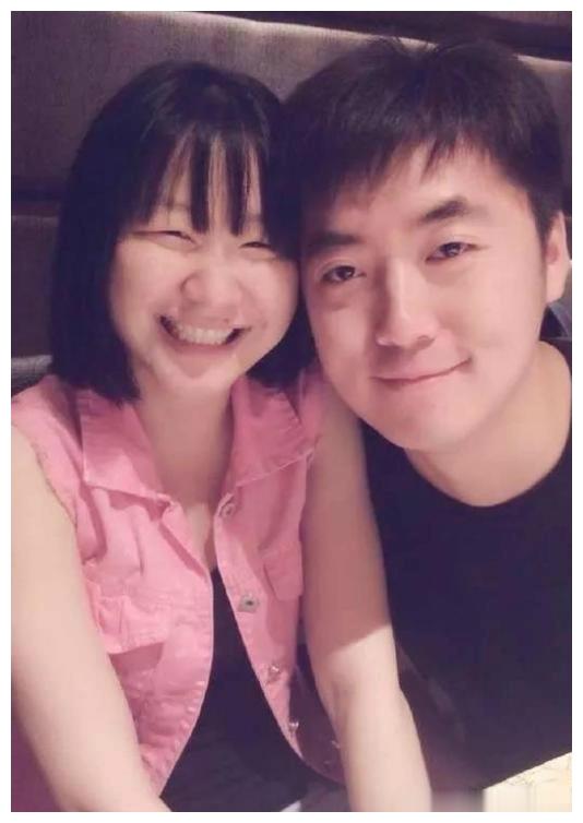 金靖出名之前有多心酸被老师同学孤立被老板辞退与男友分手