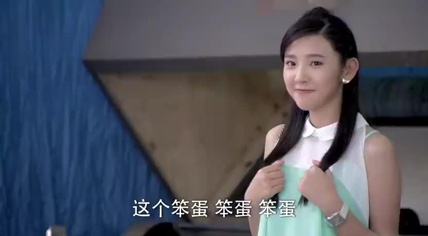 嘉佑觉得自己配不上叶灵,一人生闷气,不料叶灵听完立马乐呵了