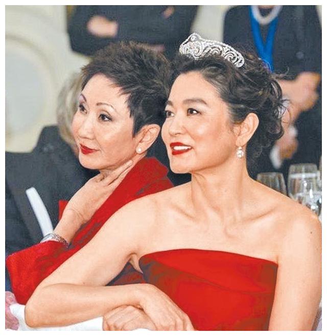 生日快乐!林青霞66岁出新书,自曝施南生是自己最大"天敌"