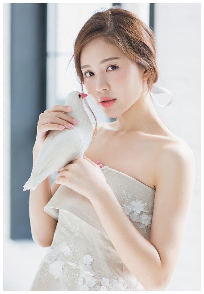 91年深圳女演员温心,清纯甜美,柔情淡雅,靓丽小女人__财经头条