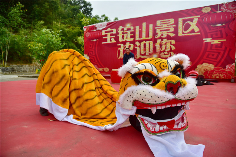肇庆广宁是武术之乡宝锭山春节复原消失已久的舞虎民间艺术