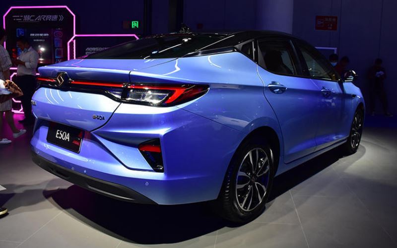 成都车展:江淮大众思皓e50a发布,轴距2760mm,配lcd屏幕 导航