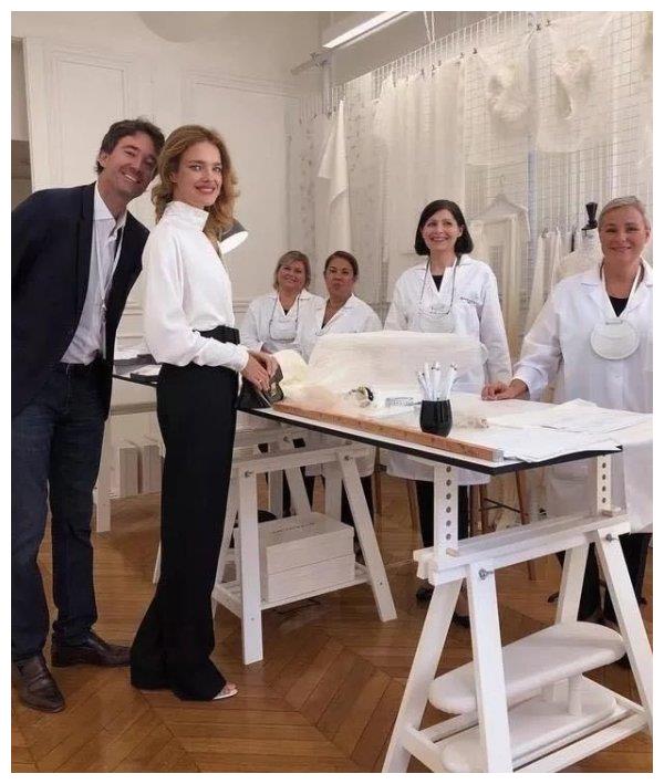 怒甩贵族前夫携3子再嫁顶级豪门水果娜的成功没有狗血