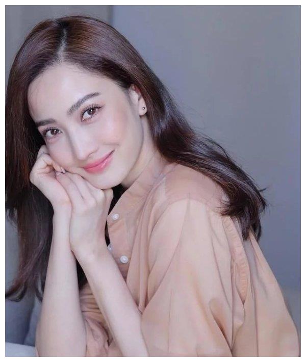 taew与男友官宣恋情,圈内好友送祝福!闺蜜团难逃最终归宿