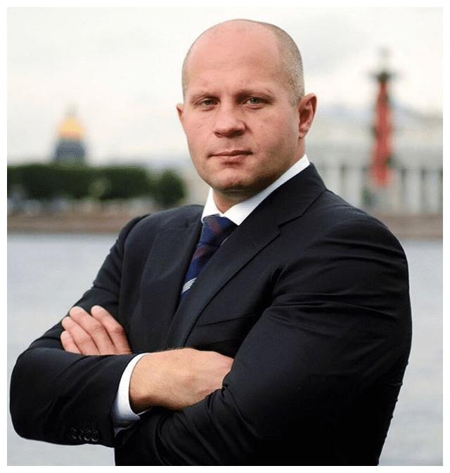 "60亿最强男"菲多战胜新冠!复出再战拳台