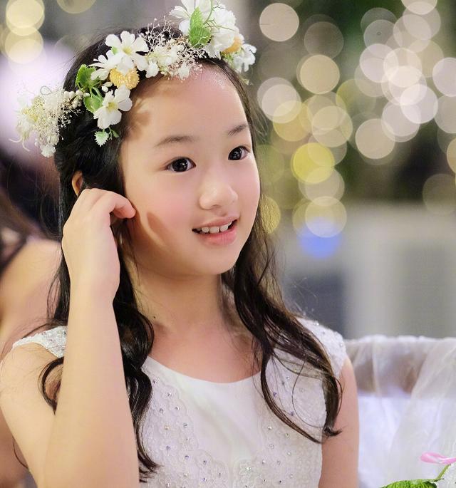 吴尊举办婚礼,场面温馨感动,吴欣怡已成妙龄少女