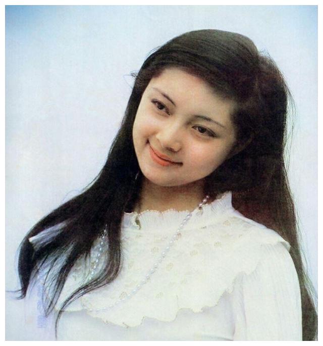 红楼梦薛宝钗张莉正红时出国经商今成亿万女富豪却仍单身